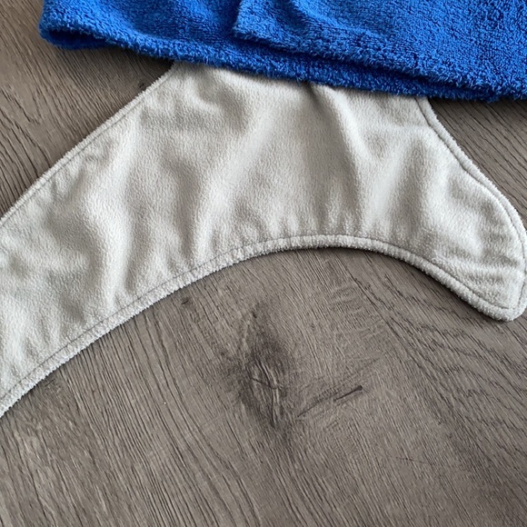 Company Kids Shark Hooded Bath Towel - Picture 3 of 7